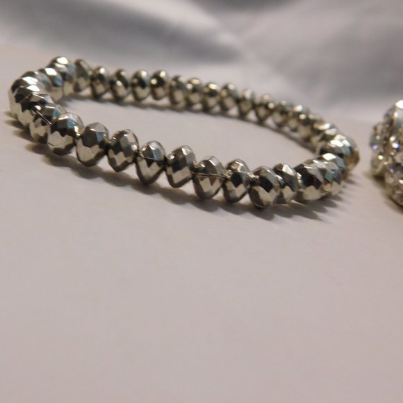 JEWELRY LOT of 4 Bracelets - Picture 10 of 11